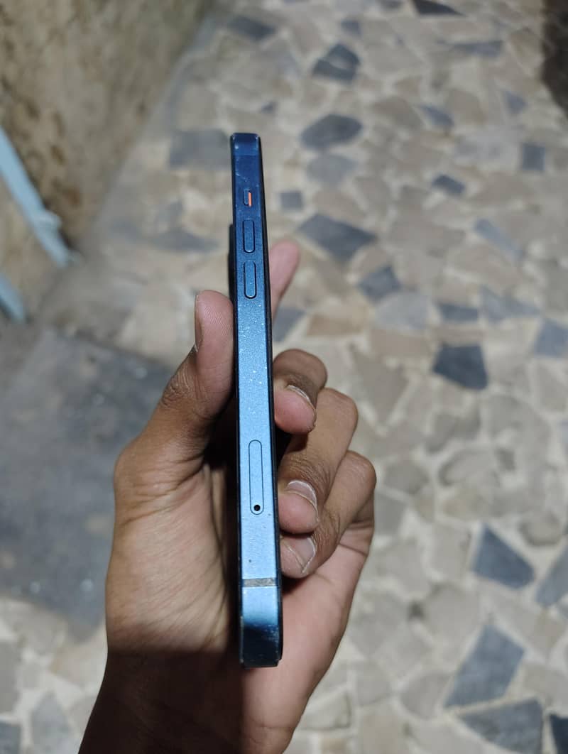 Apple iPhone 13 3