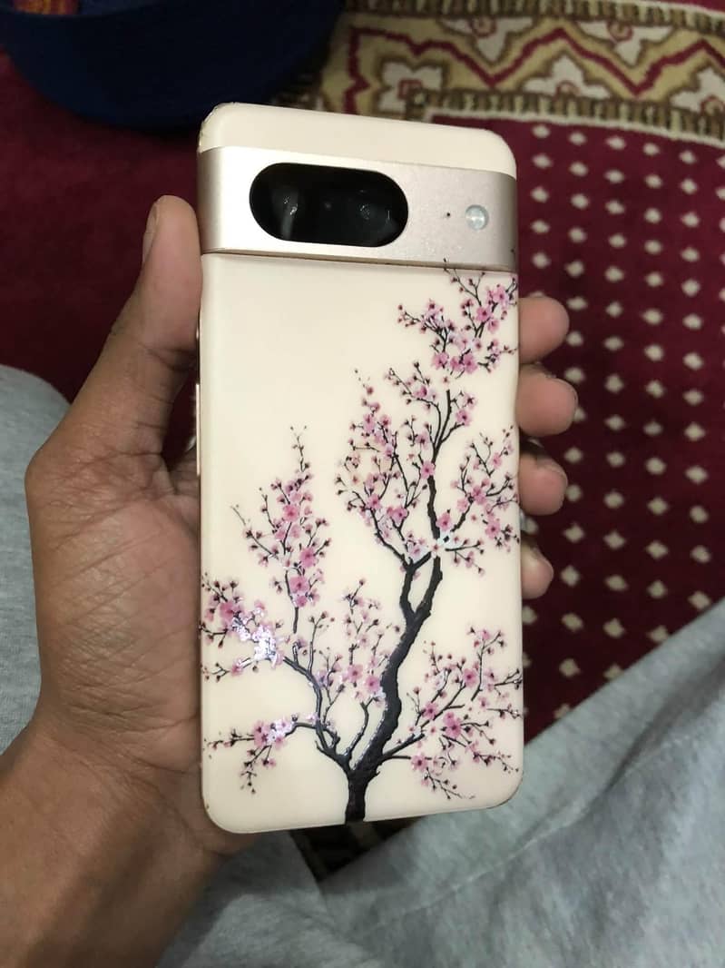 Google Pixel 8 4
