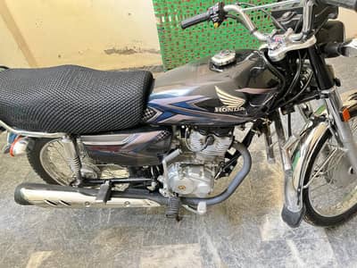 Honda CG 125 2025 -  Lush Condition, Elegantly Driven