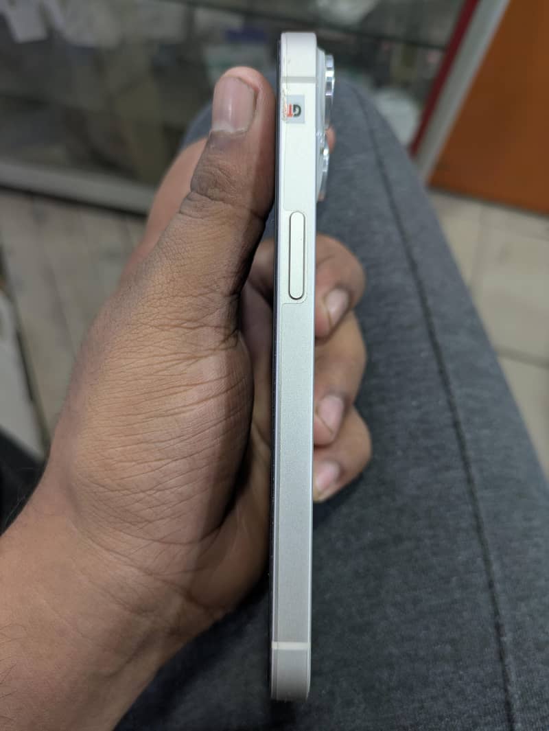 Apple iPhone 14 2