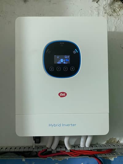 ITEL hybrid inverter and batteries