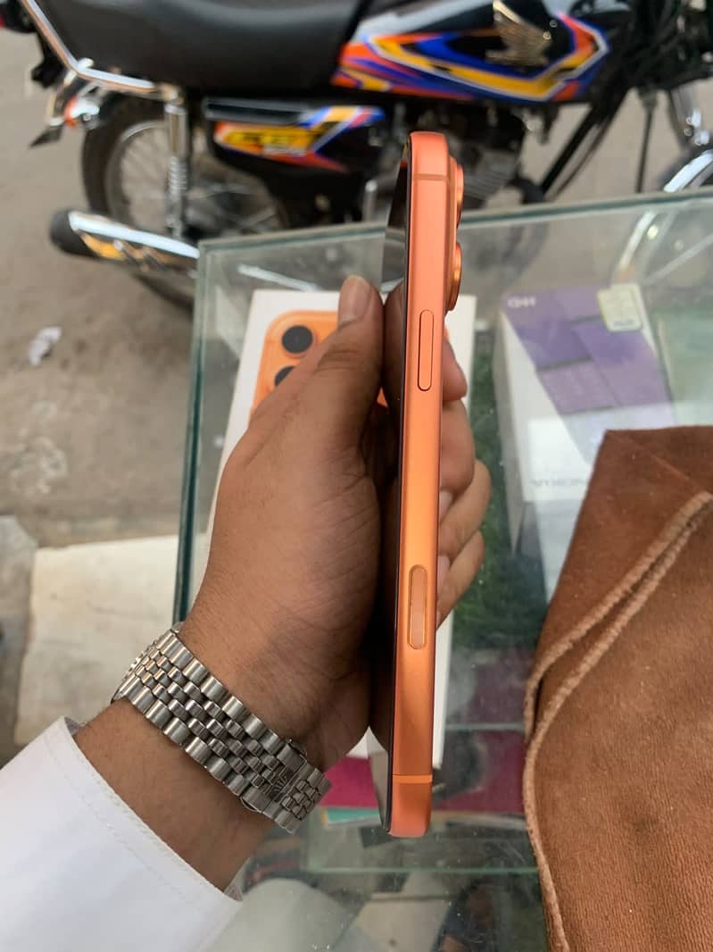 Apple iPhone 17 Pro Max 0