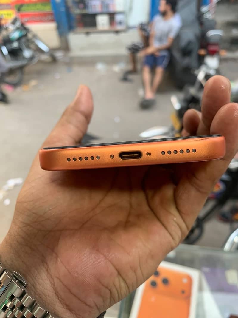 Apple iPhone 17 Pro Max 3