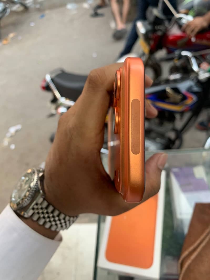Apple iPhone 17 Pro Max 6
