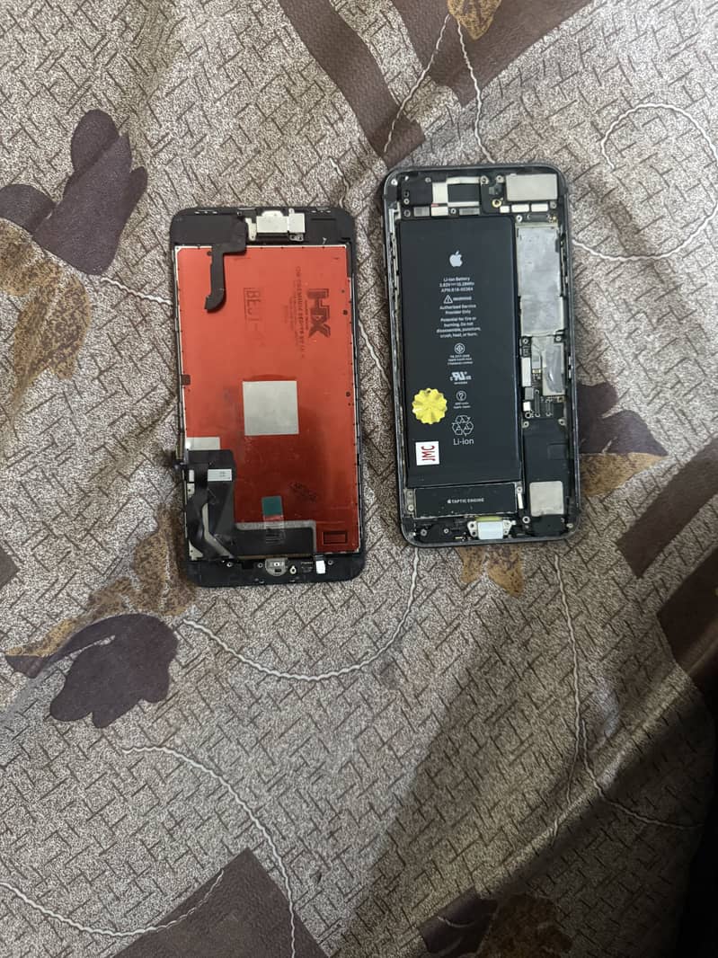 Apple iPhone 8 Plus 1