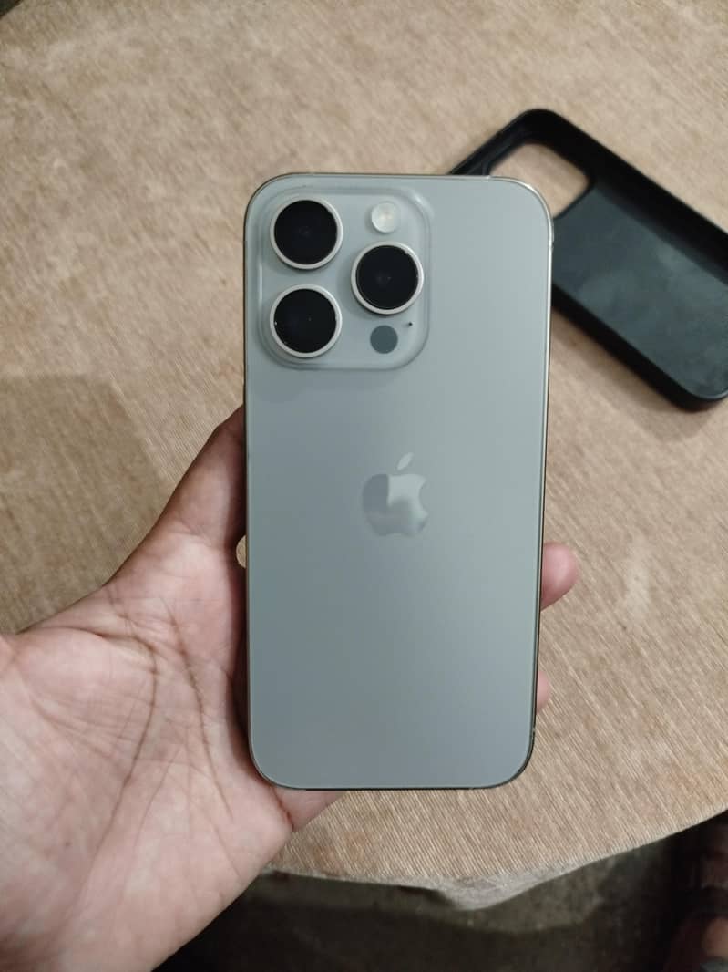 Apple iPhone 15 Pro 2