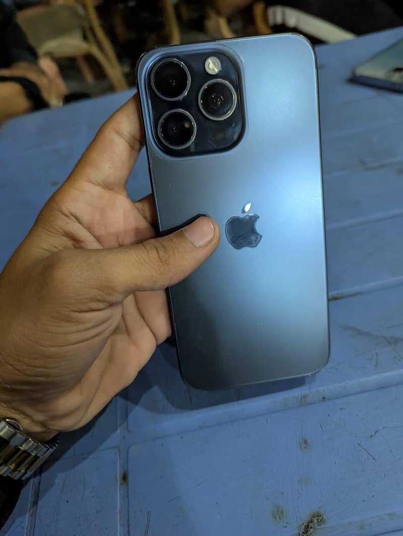 Apple iPhone 15 Pro Max 1