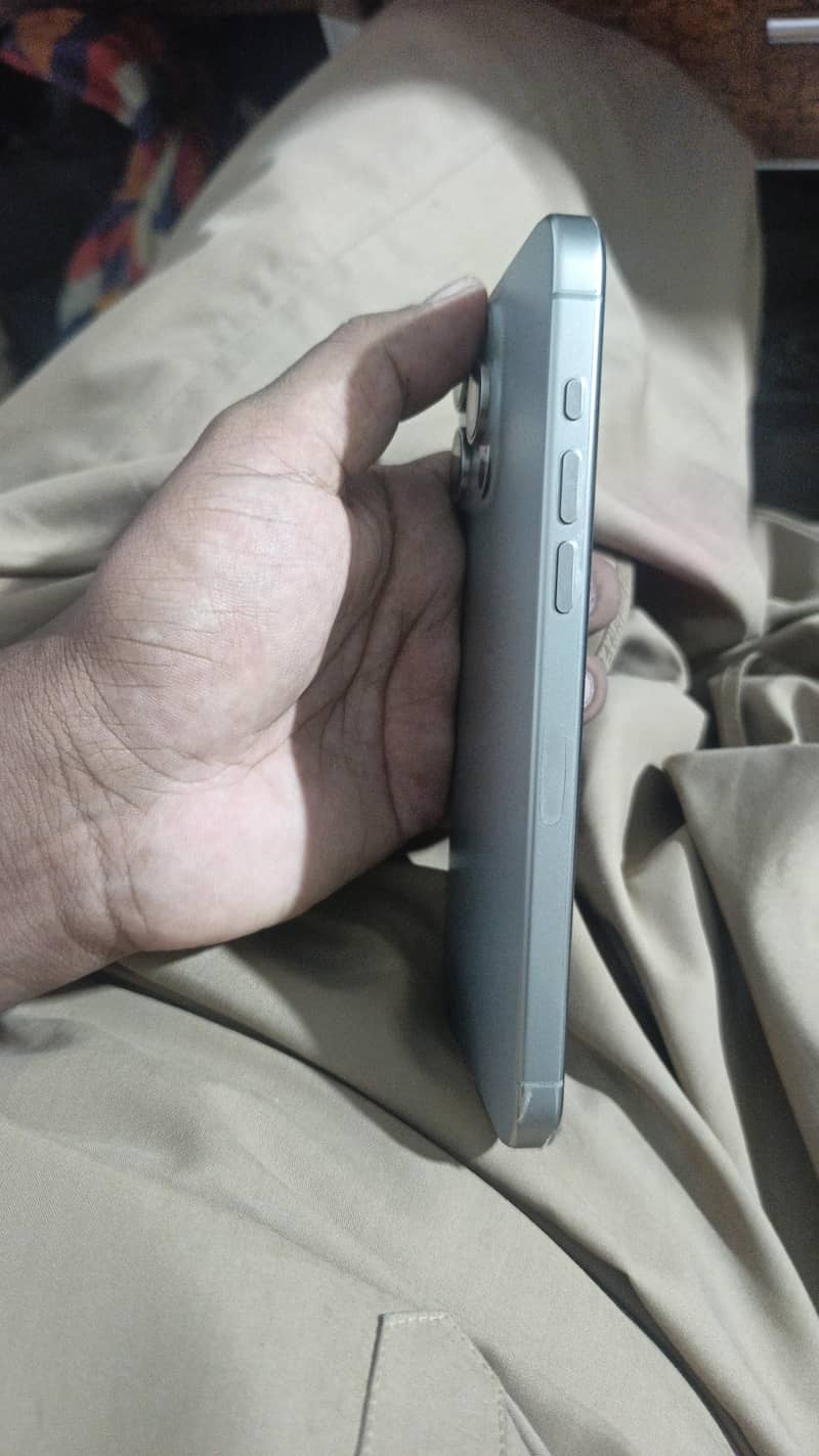 Apple iPhone 15 Pro Max 0