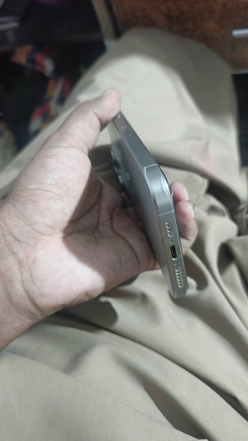 Apple iPhone 15 Pro Max 1