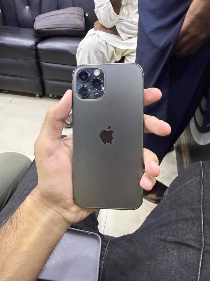 Apple iPhone 12 Pro 1