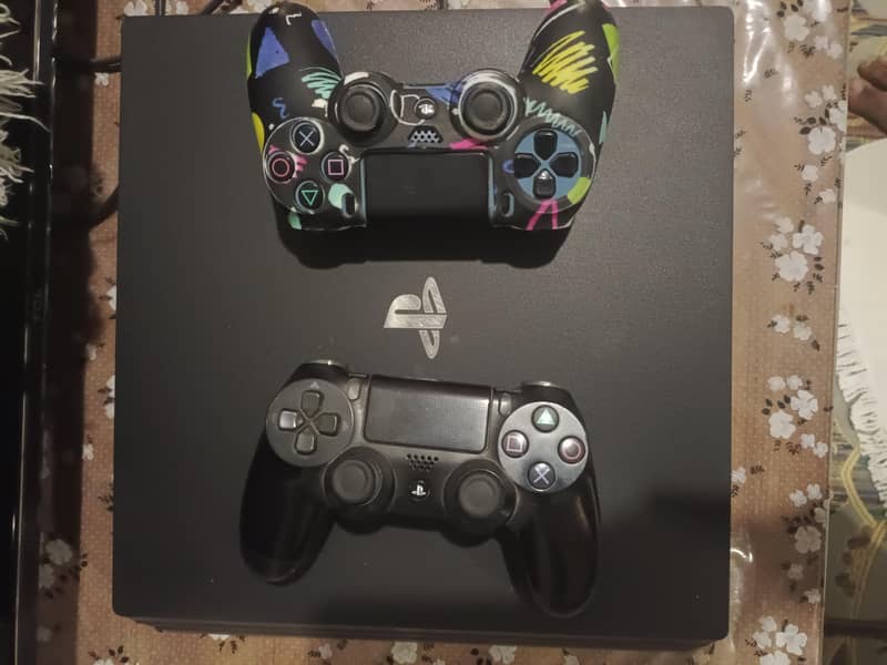 PS4 pro 2 tb (jailbroken) with two controllers (both original) 0