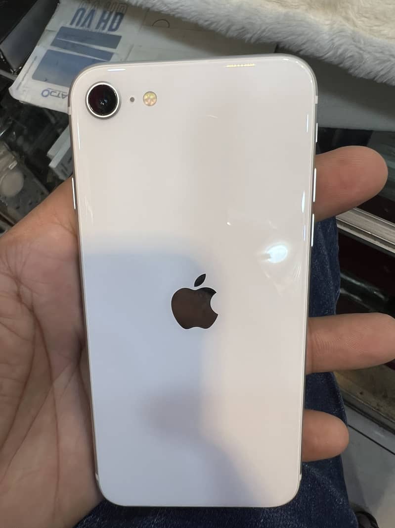 Apple iPhone SE 2nd generation 0