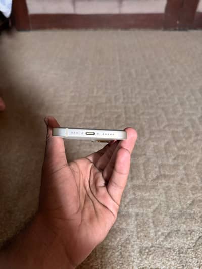 Apple iPhone 15