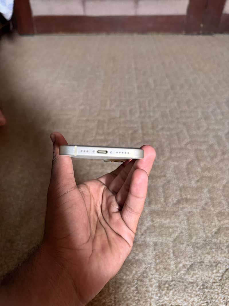 Apple iPhone 15 0