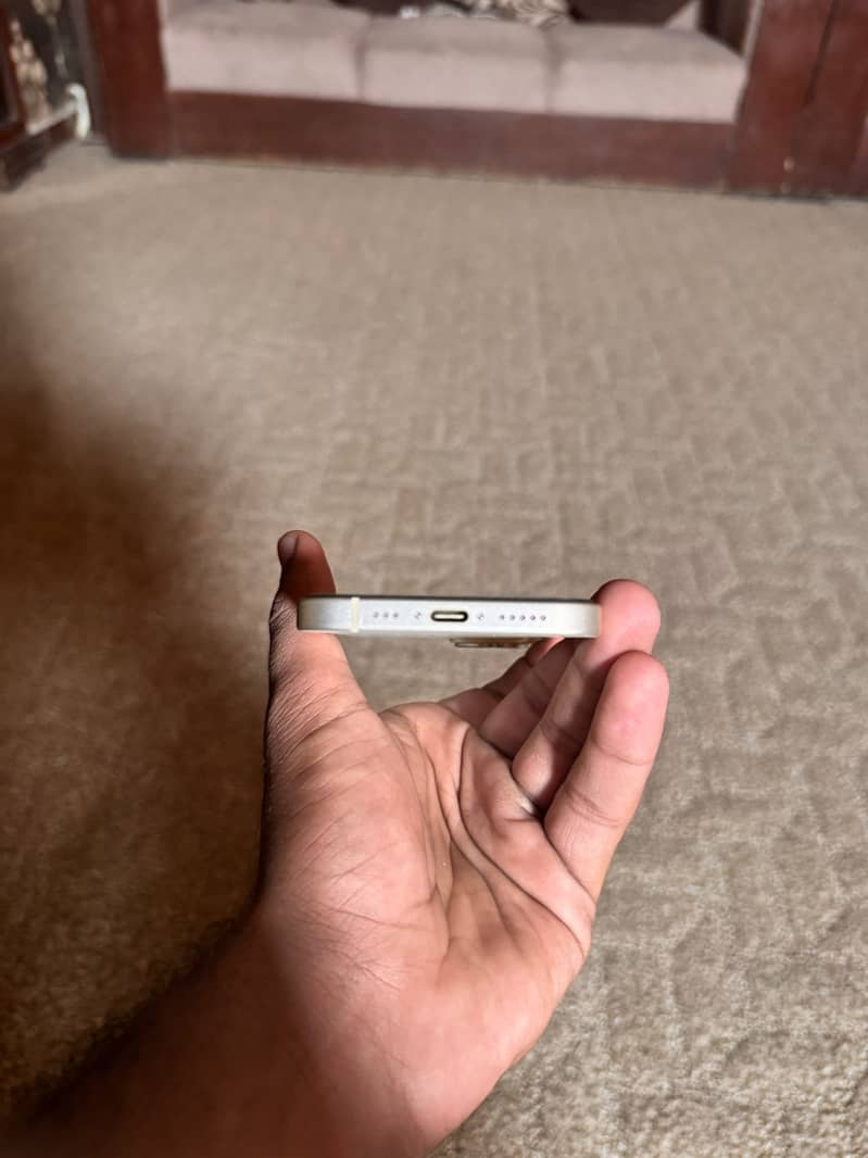 Apple iPhone 15 5