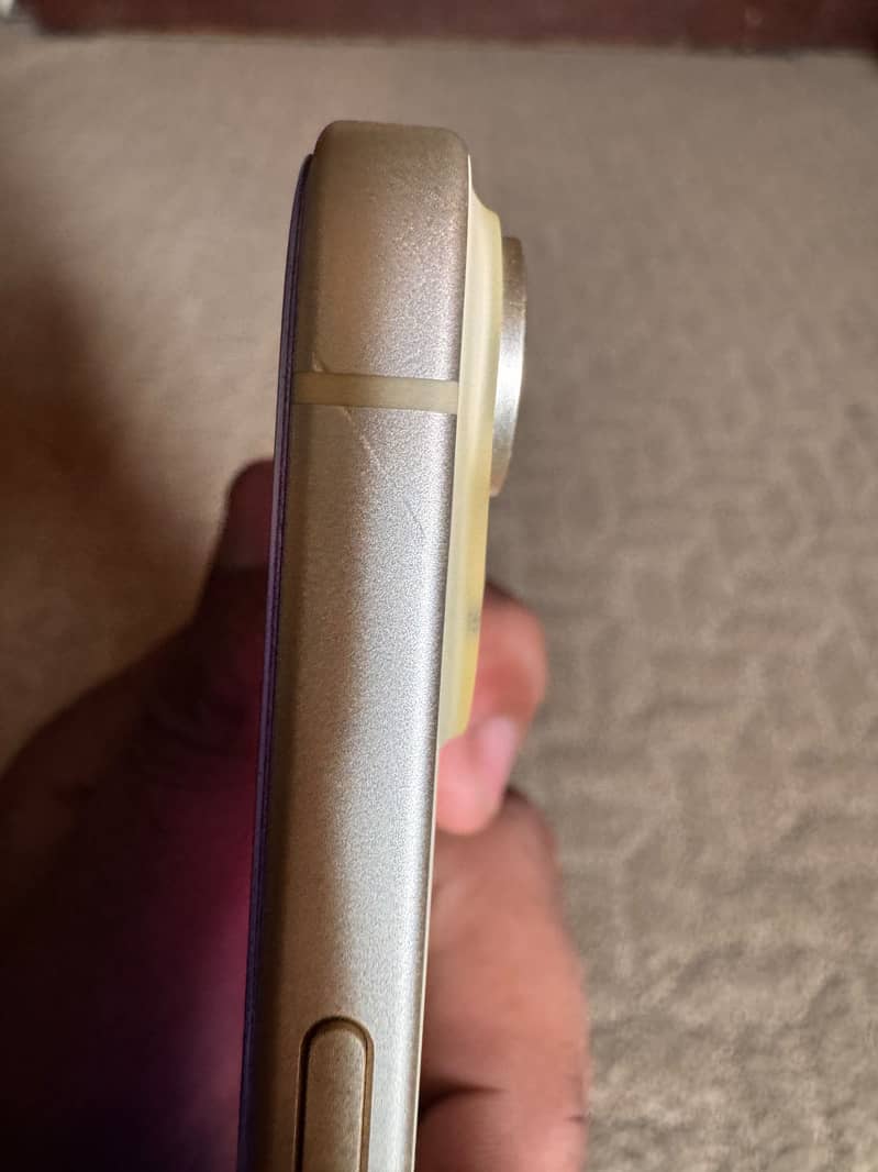 Apple iPhone 15 7