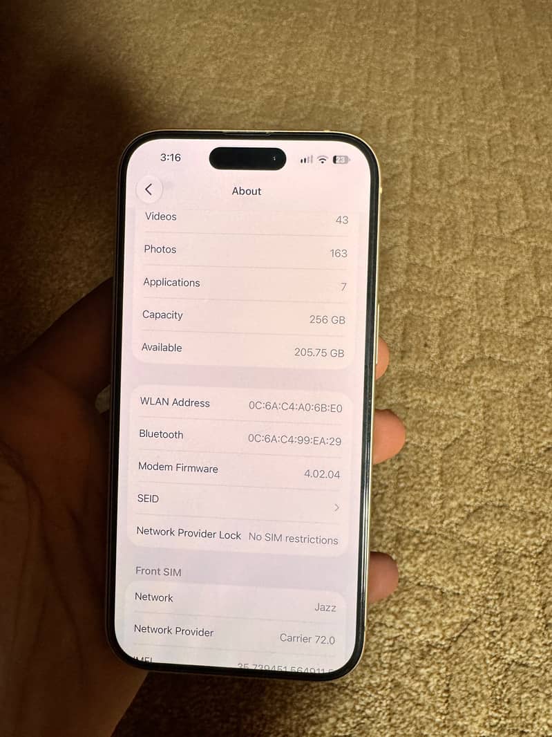 Apple iPhone 15 9