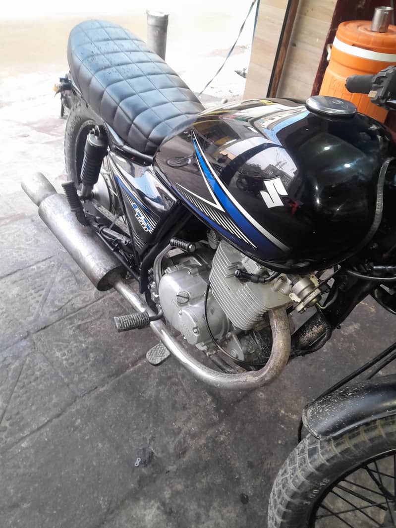 Suzuki GS150 0