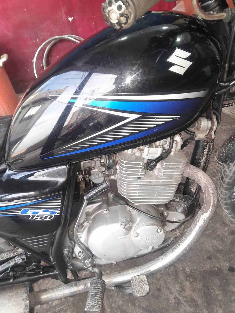 Suzuki GS150 4