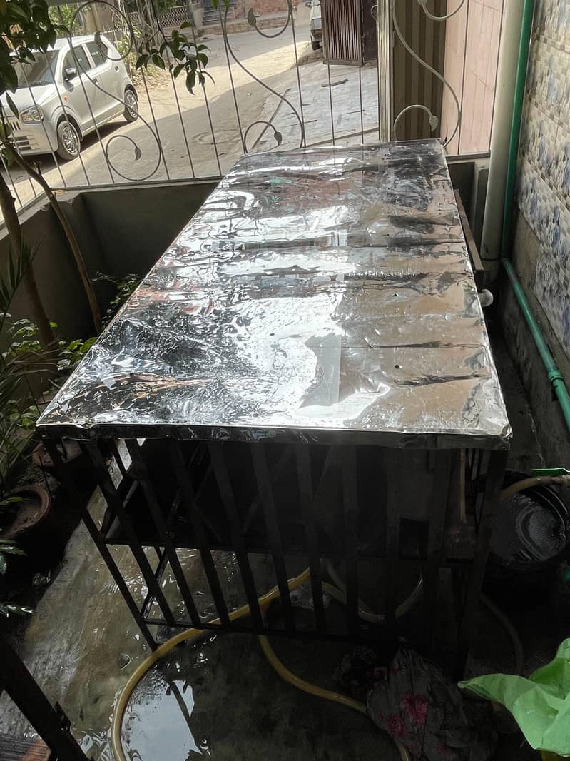 counter table or cage 2