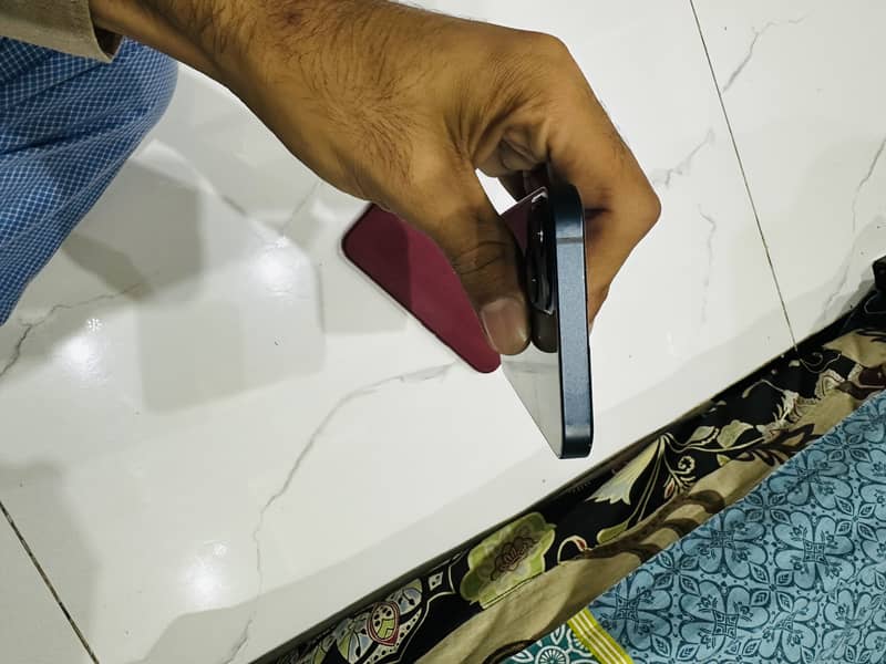 Apple iPhone 13 1