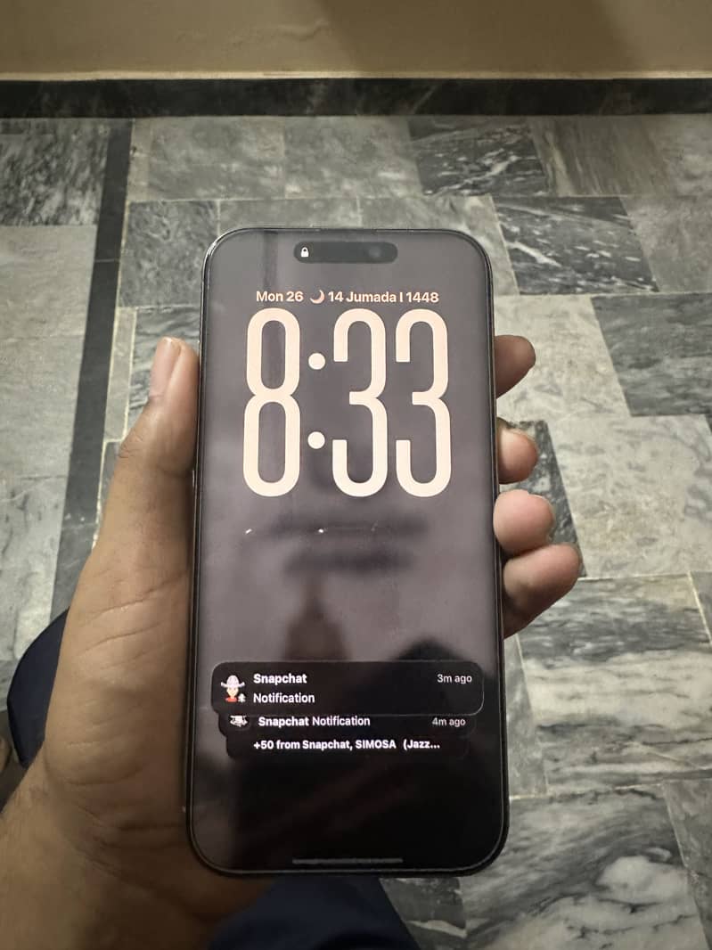 Apple iPhone 16 Pro Max 1