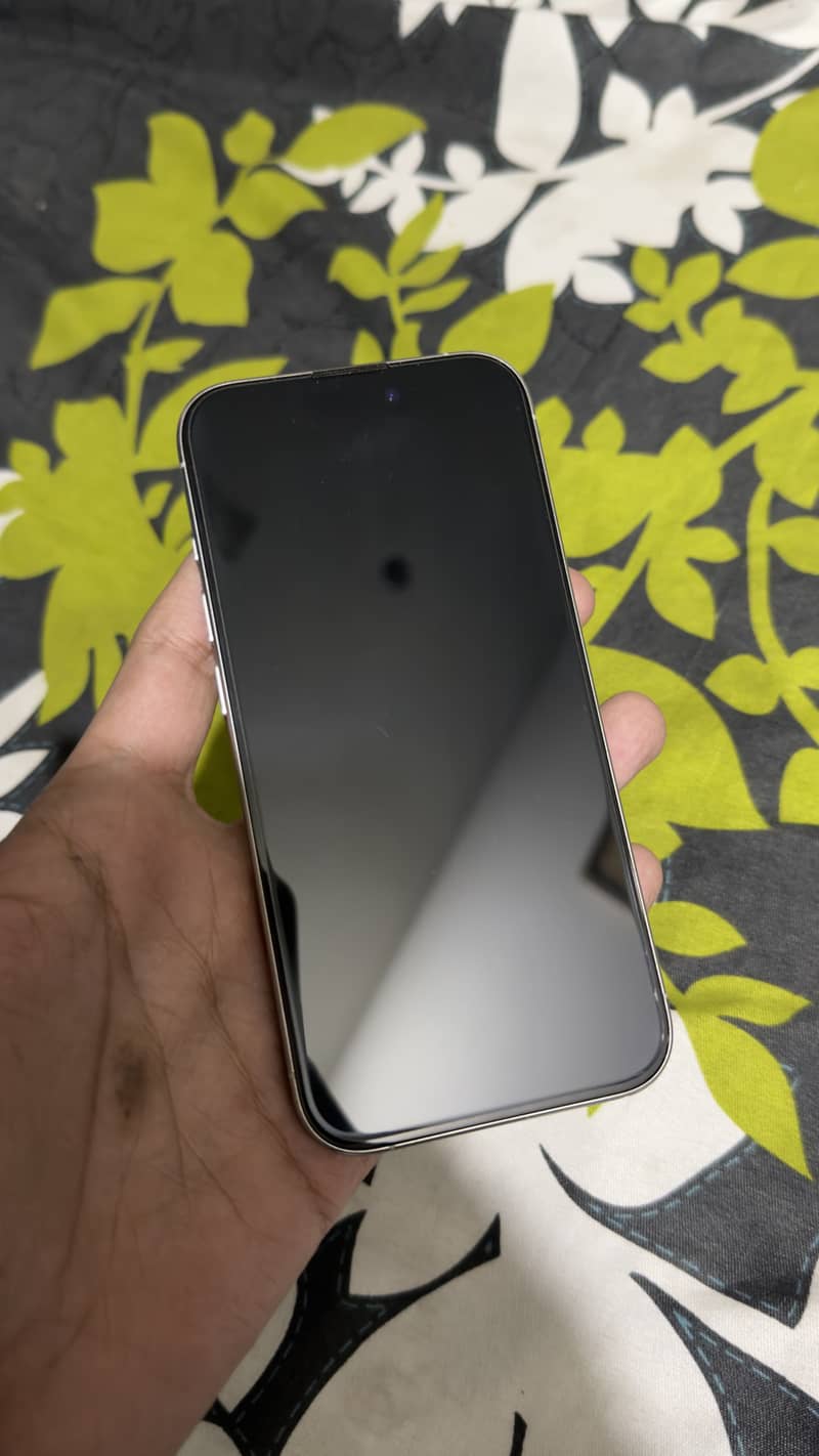 Apple iPhone 15 Pro 1