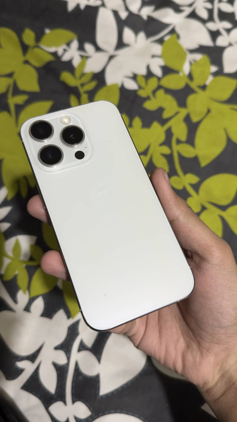 Apple iPhone 15 Pro 2