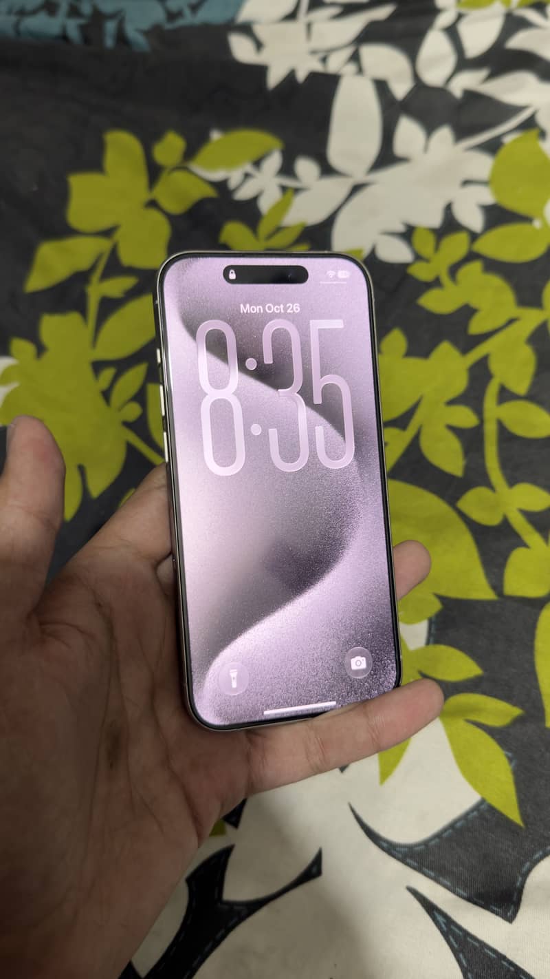 Apple iPhone 15 Pro 3