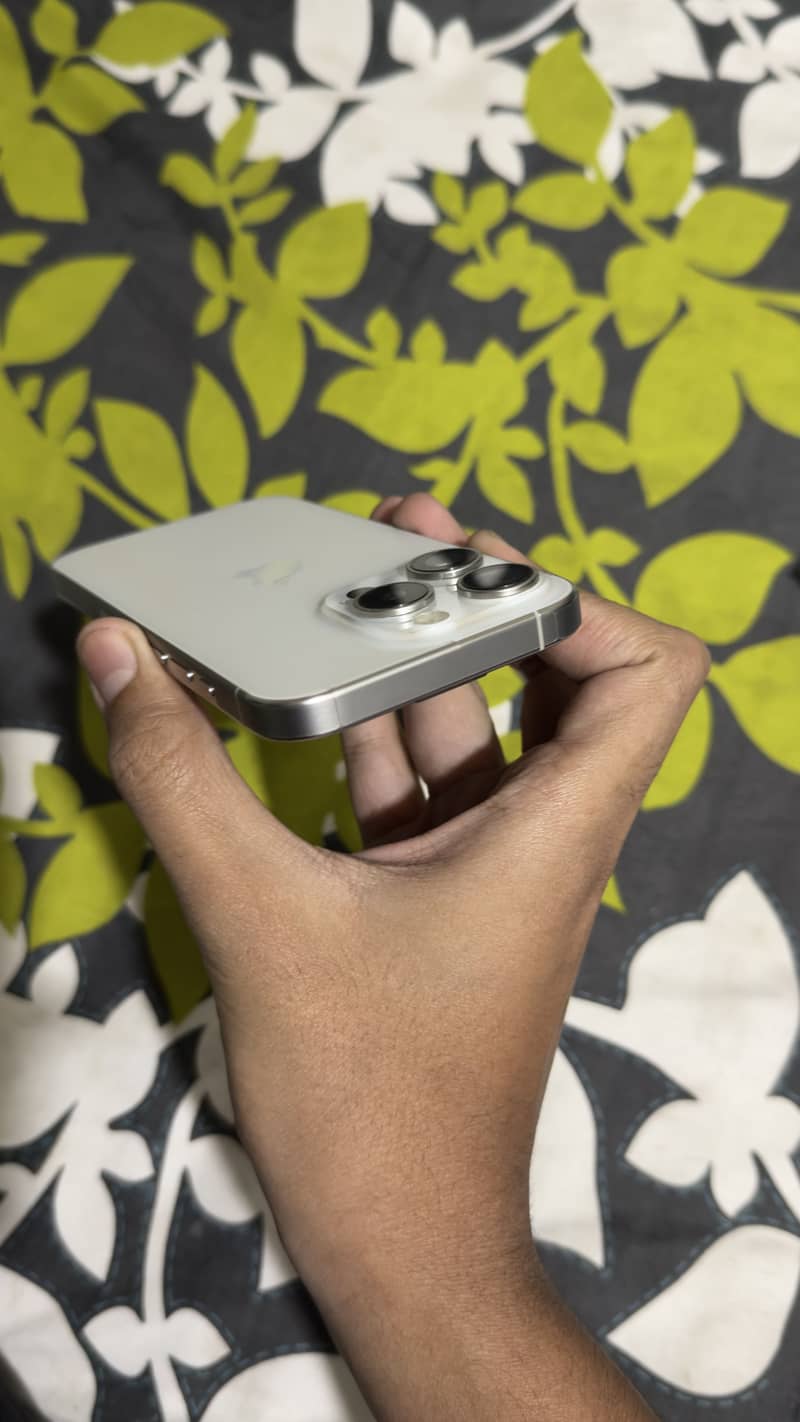 Apple iPhone 15 Pro 5