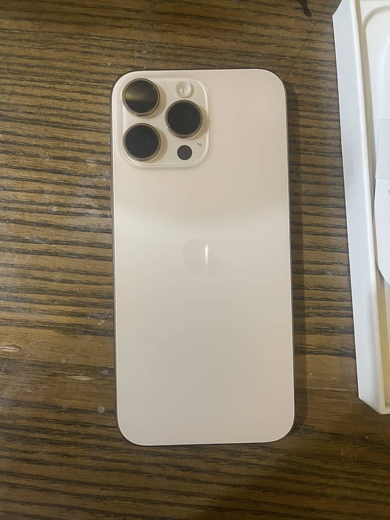 Apple iPhone 16 Pro Max 1