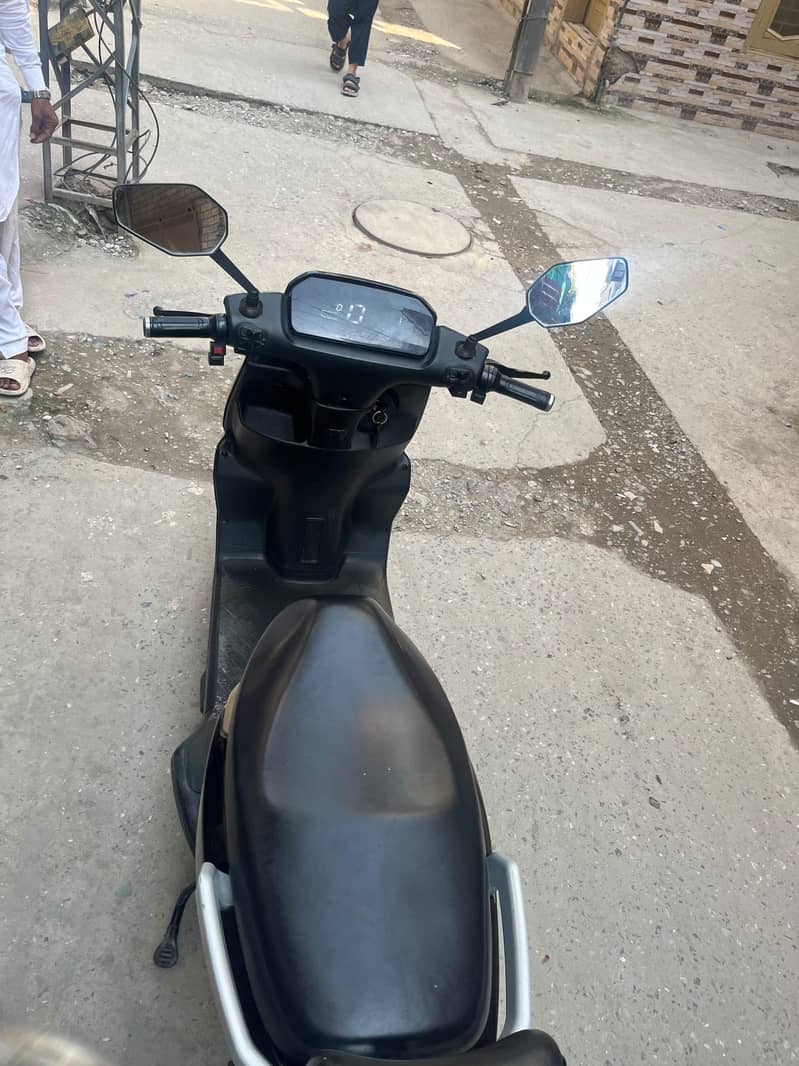evee scooty 7
