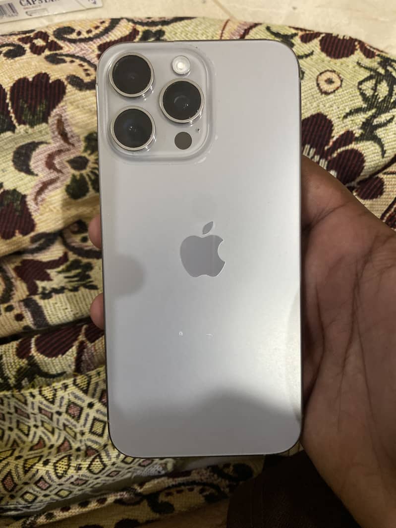 Apple iPhone 15 Pro Max 1