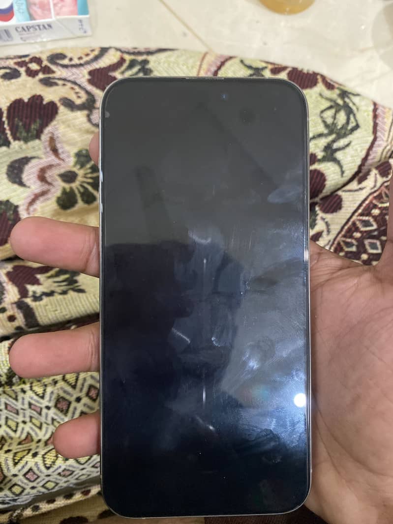 Apple iPhone 15 Pro Max 2