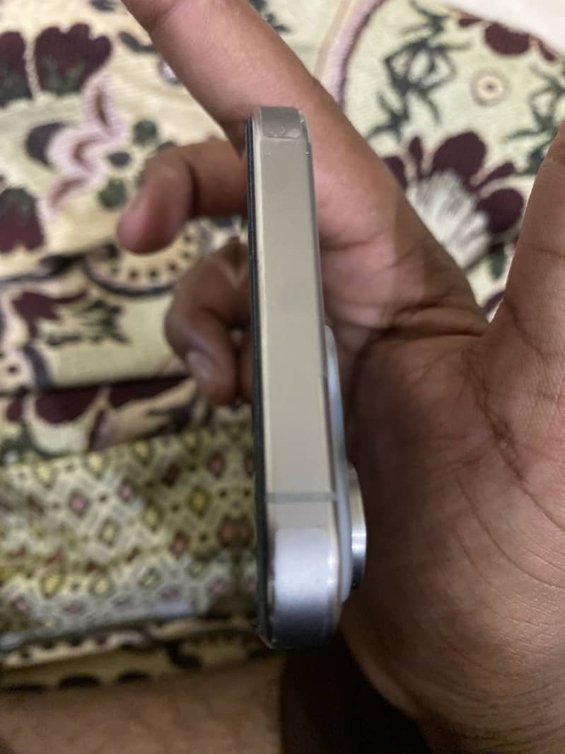 Apple iPhone 15 Pro Max 3