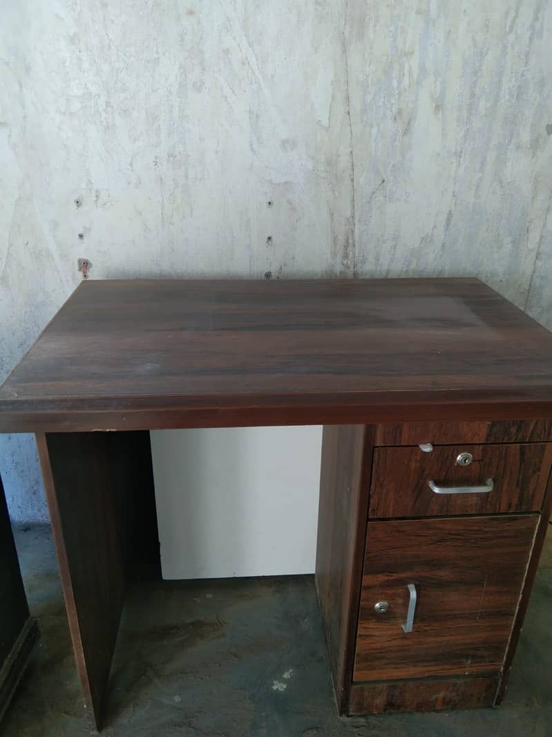 office table for sell 0