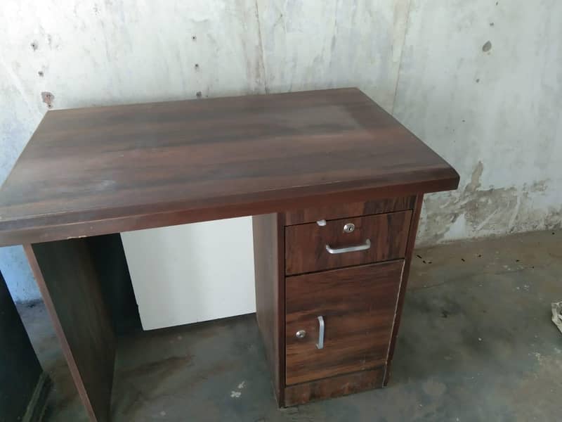 office table for sell 1