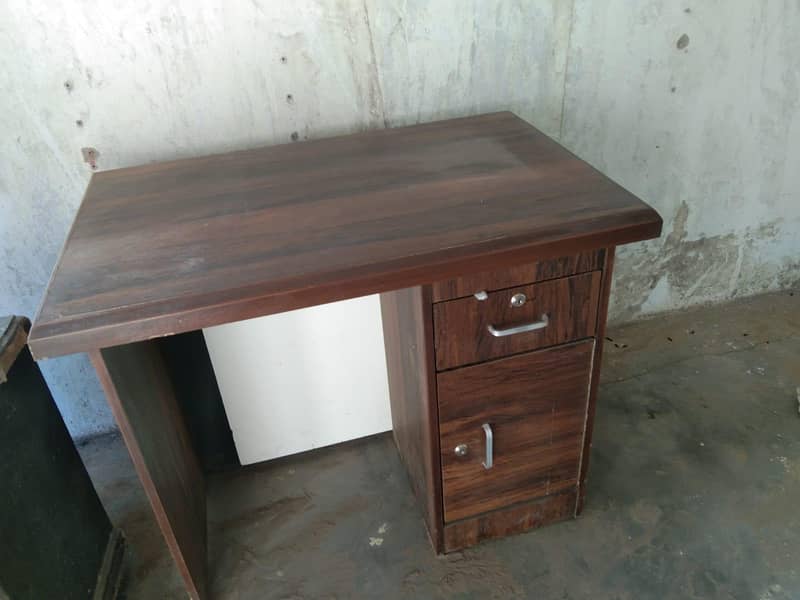 office table for sell 2