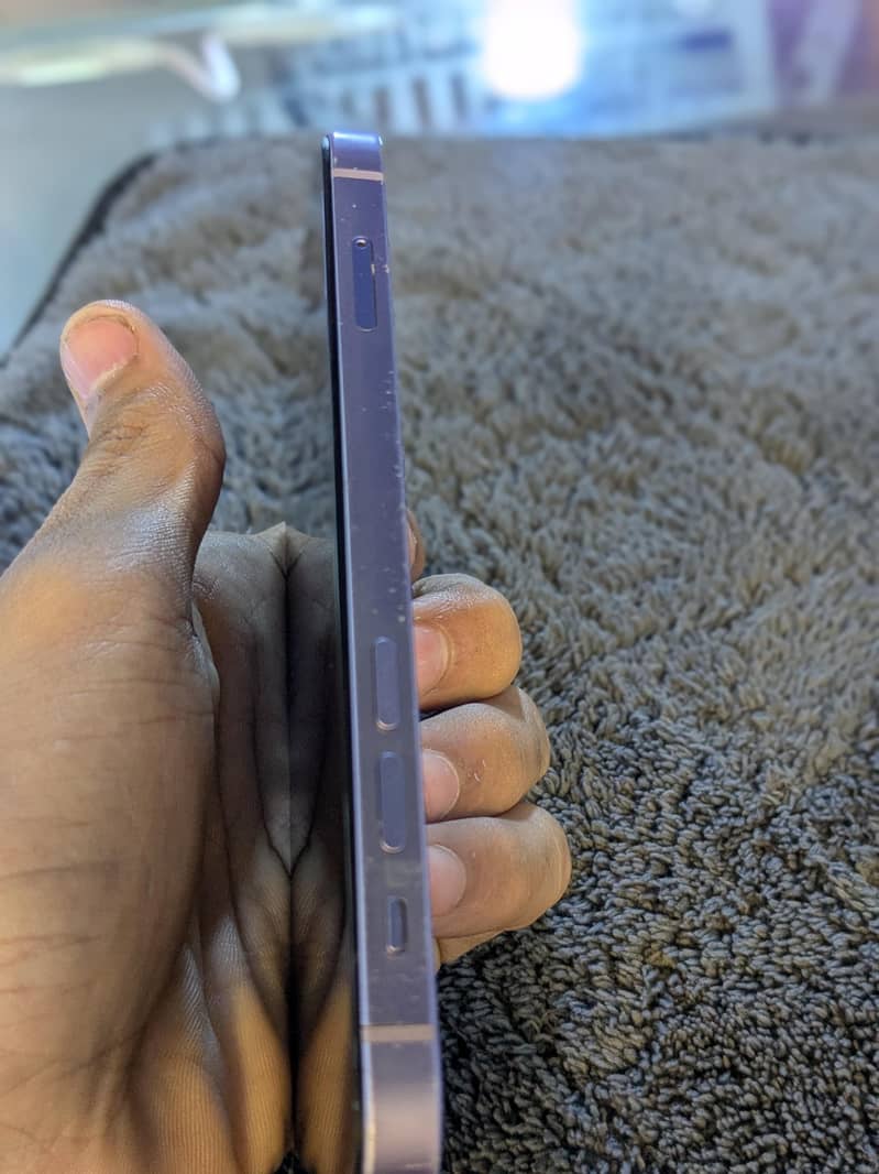 Apple iPhone 12 3