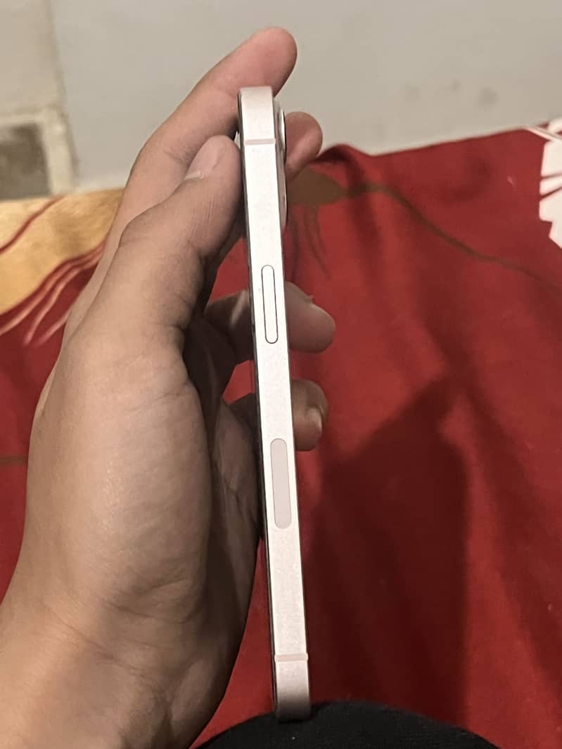 Apple iPhone 13 2