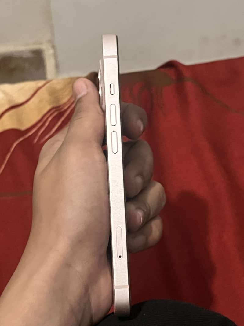 Apple iPhone 13 3