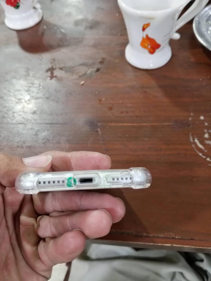 Apple iPhone 8 5