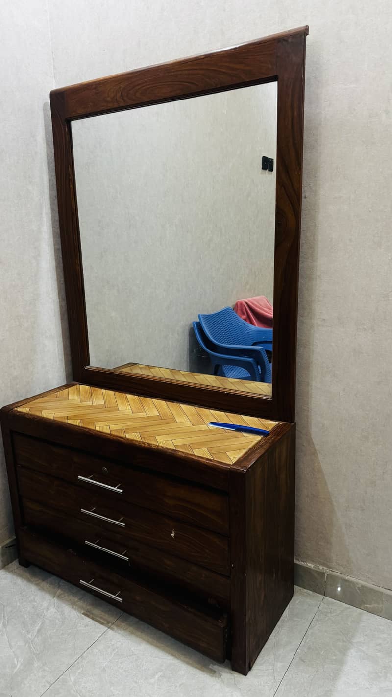 Dressing table 3
