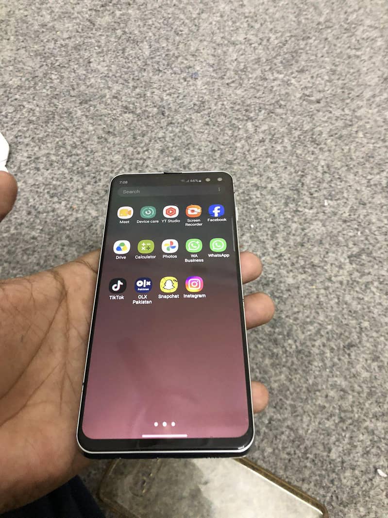 Samsung Mobile S10 Plus 3