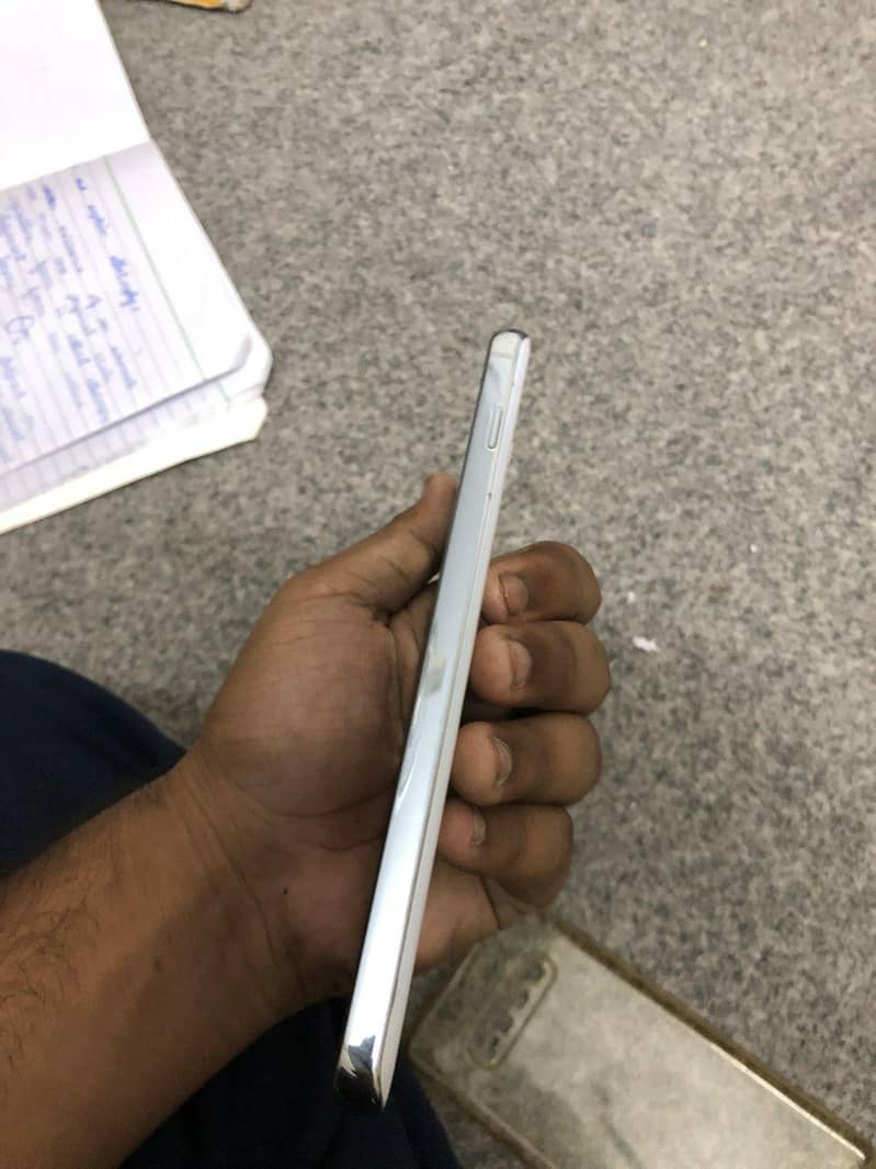 Samsung Mobile S10 Plus 5