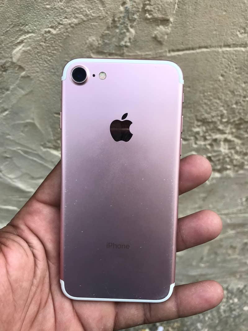 Apple iPhone 7 0