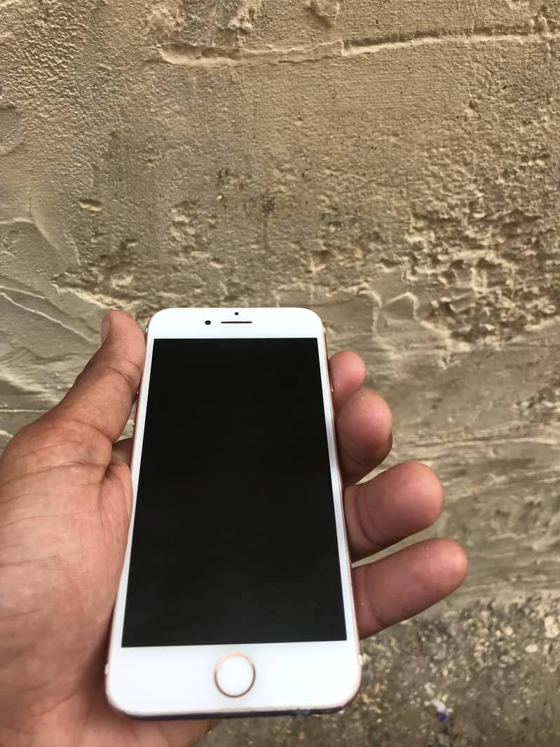Apple iPhone 7 1