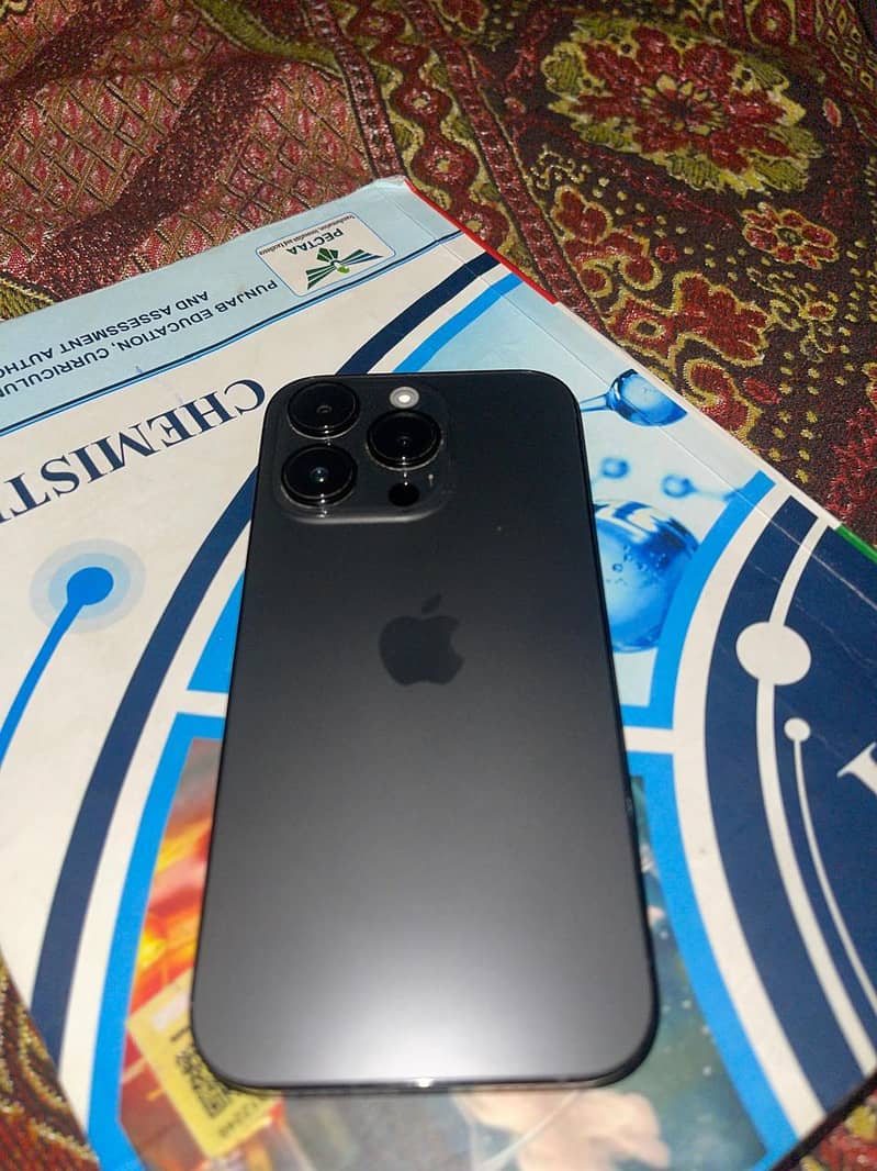 Apple iPhone 14 Pro 1