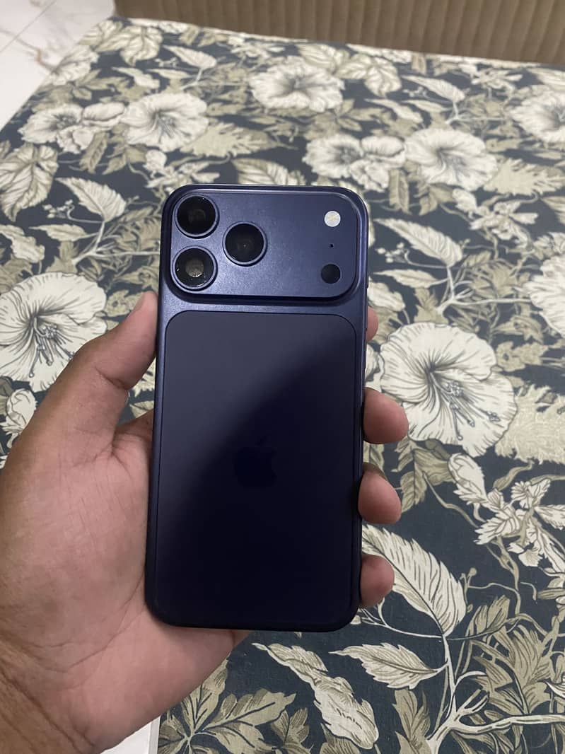 Apple iPhone 17 Pro Max 5