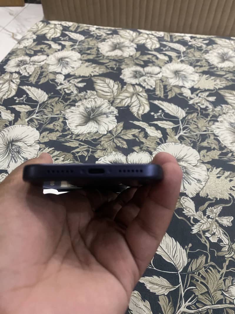 Apple iPhone 17 Pro Max 6